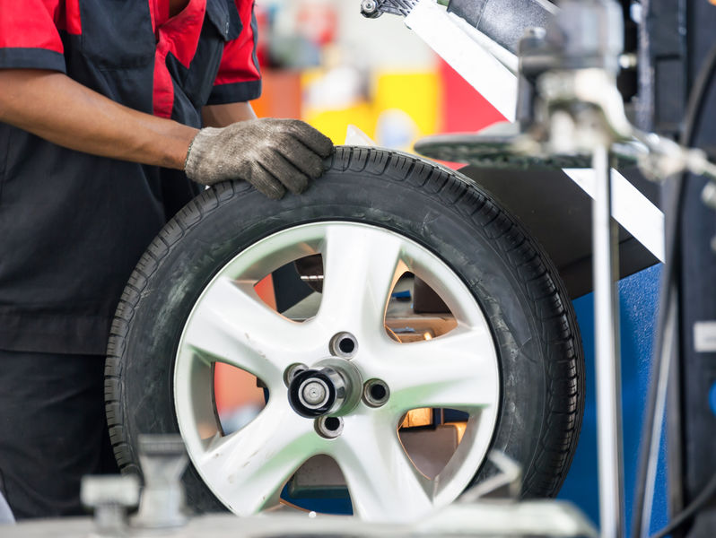 Scatta tra pochi giorni il cambio gomme da quelle invernali a quelle estive: tutti i vantaggi per gli automobilisti