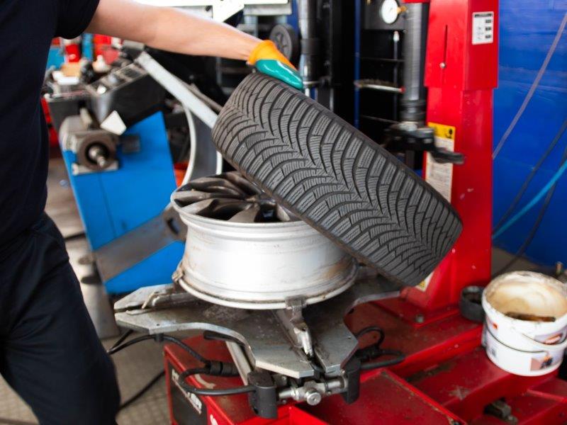 Sondaggio in Autopromotec: Per combattere gli abusivi, regole più chiare e maggiori sanzioni. Lo chiedono gli operatori di settore